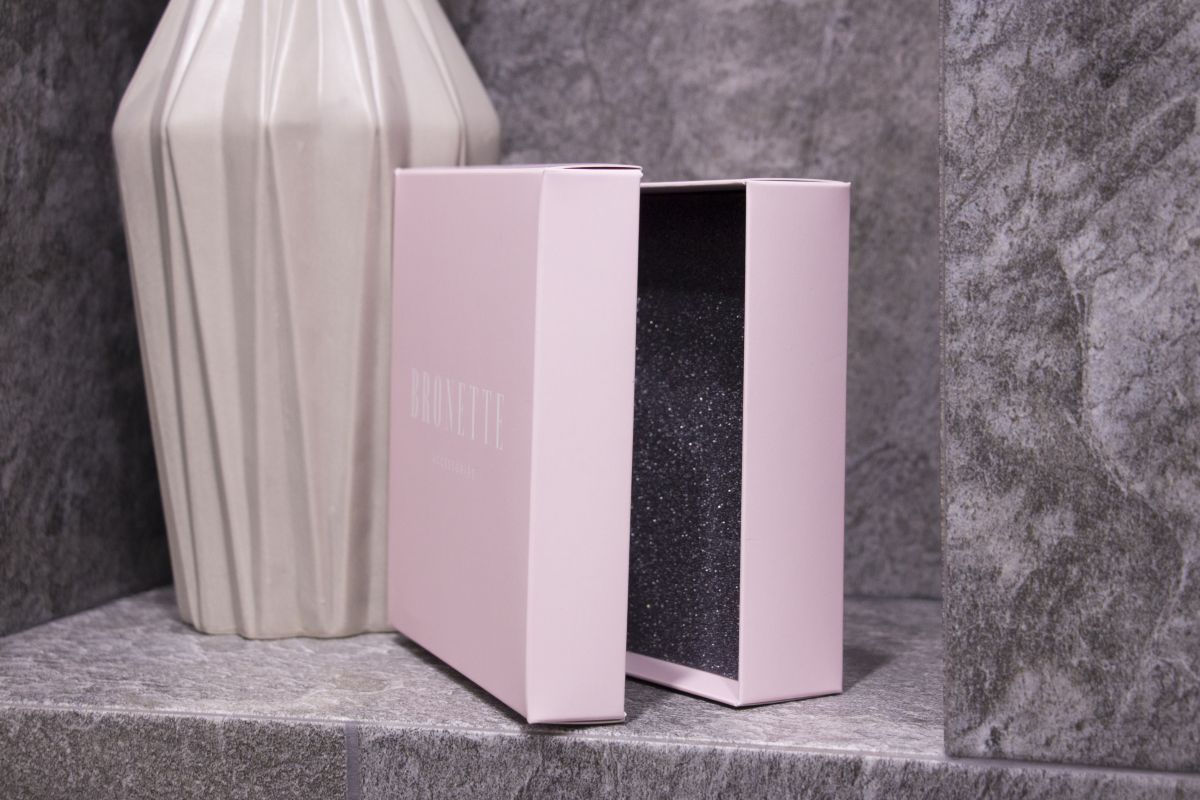 Cutie de carton pentru accesorii